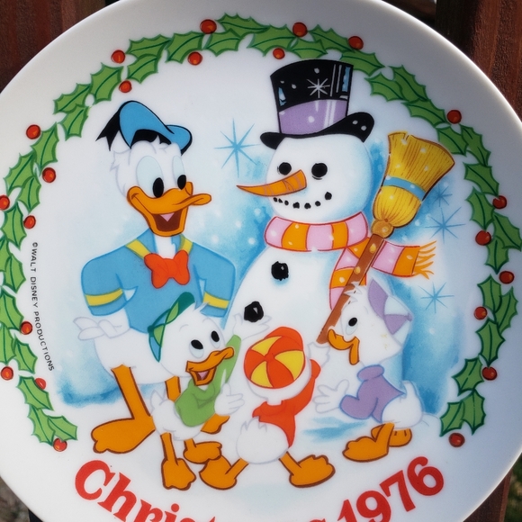 Walt Disney's 1976 Christmas Plate with Donald Duck and His Three Nephews - Picture 3 of 11